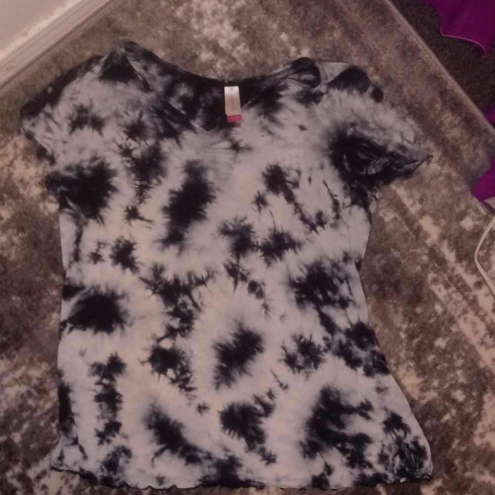 Short sleeve tee